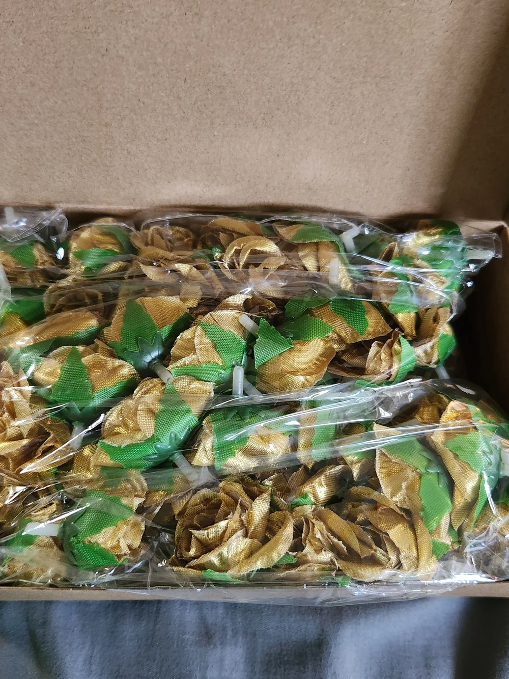 Gold and Green Fabric Roses Home Party Supplies